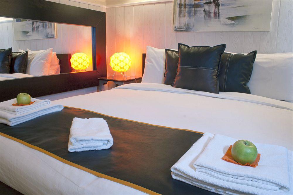 Hostal Oxum Madrid Extérieur photo