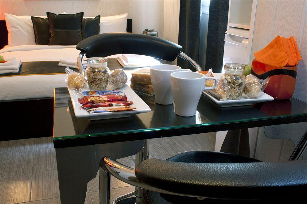 Hostal Oxum Madrid Chambre photo