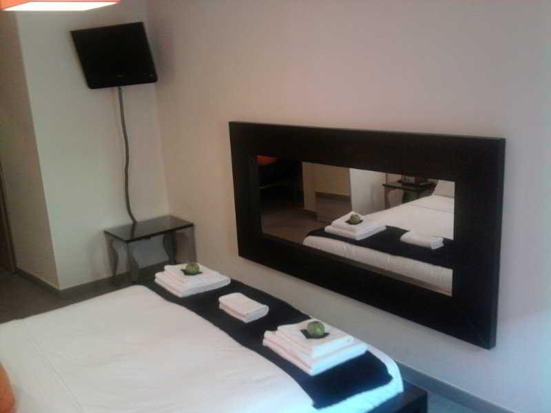 Hostal Oxum Madrid Chambre photo