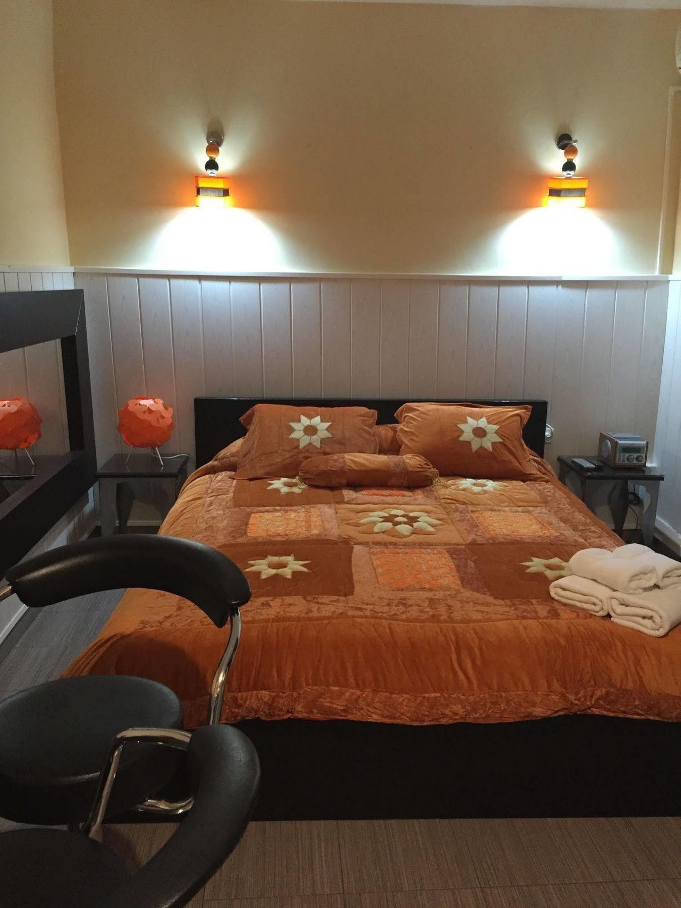 Hostal Oxum Madrid Extérieur photo