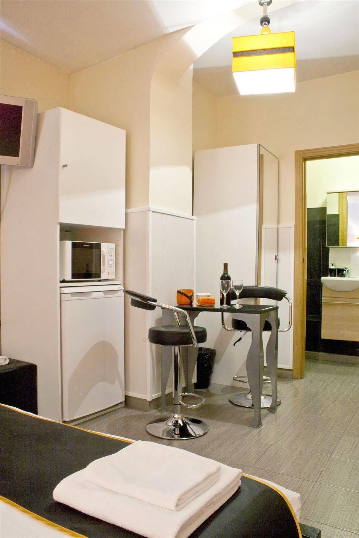 Hostal Oxum Madrid Chambre photo