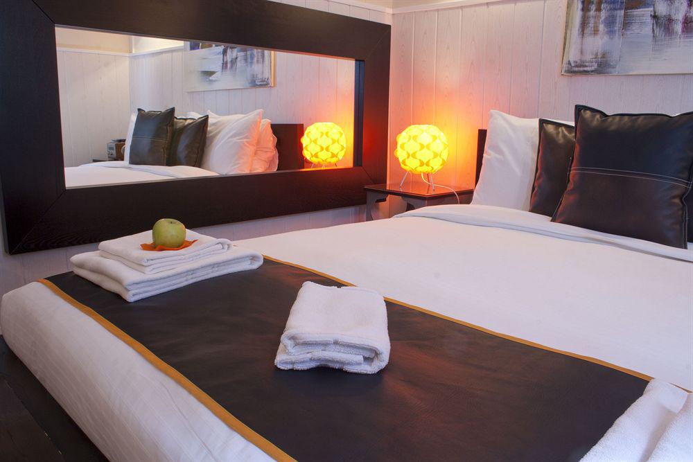 Hostal Oxum Madrid Extérieur photo