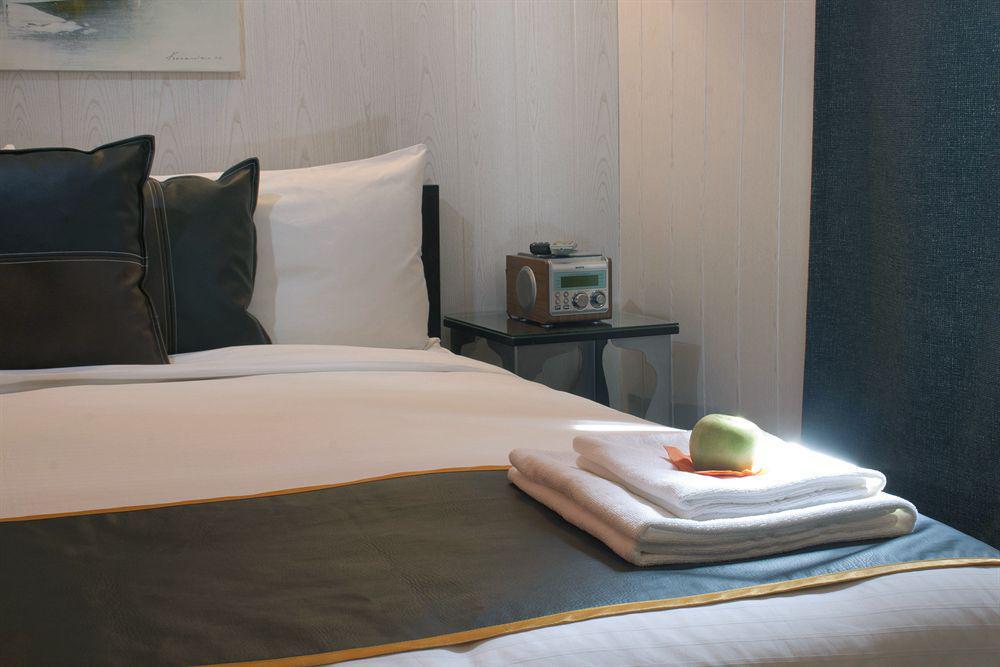 Hostal Oxum Madrid Extérieur photo